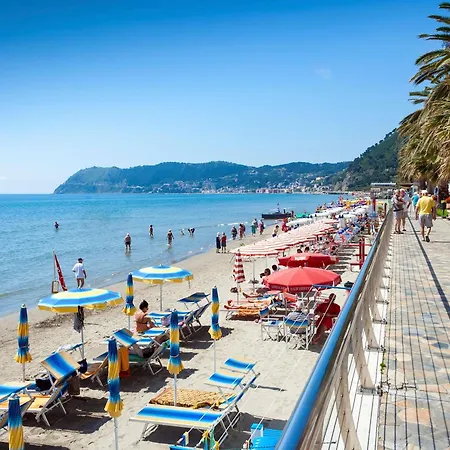 Apartment La Stalletta Relax - Sea Views, Private Terrace And Parking - Happy Rentals Alassio